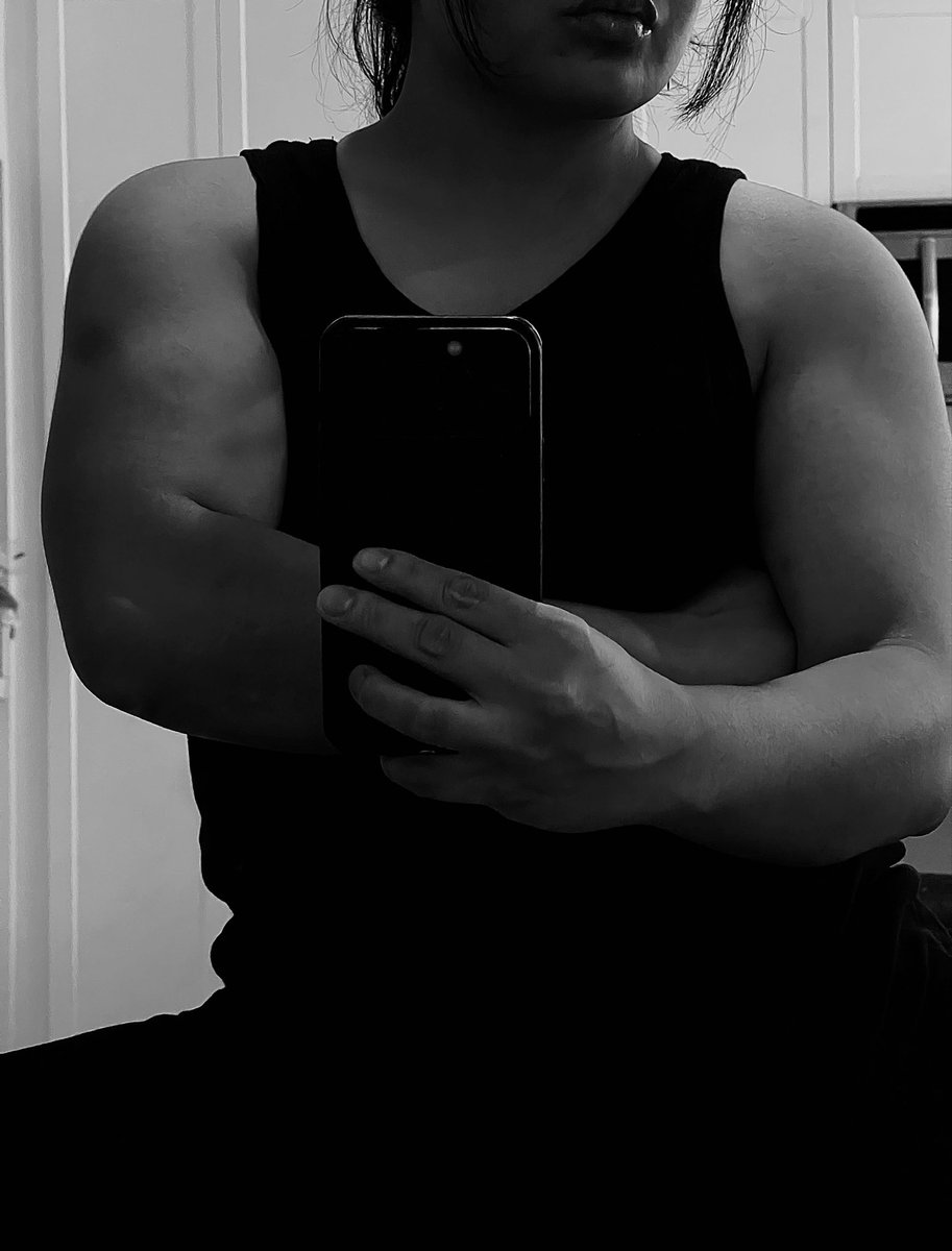 scorpiovenyra's tweet photo. 2nd day post-gym pump since the accident #wlw #smolbean https://t.co/iyM4sE7khu