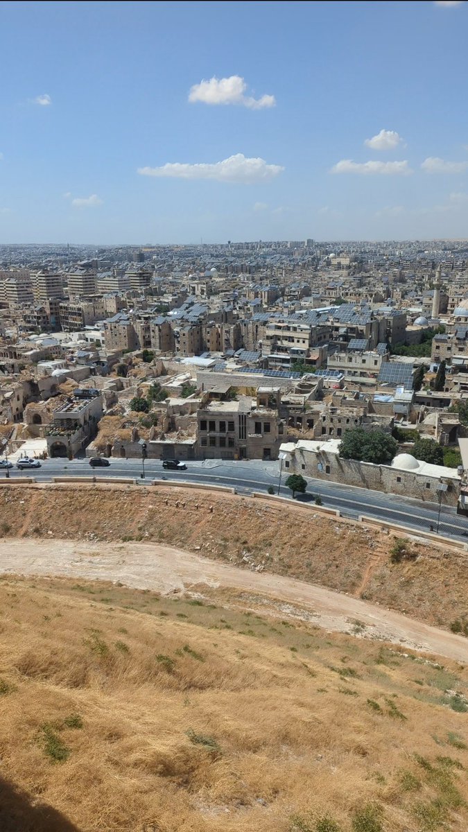 Imran__Muhammed's tweet photo. Dun Halep deydim once hiç gitmek istememişdim çok siçakdi sinava hazirlanmam lamizmdi o yuzdan, ilk geldimde kale içarisine girmek yasakdi ama bu defa acikdi girdim gezdim benca guzeldi  deydi.. https://t.co/RBsVSMmflc