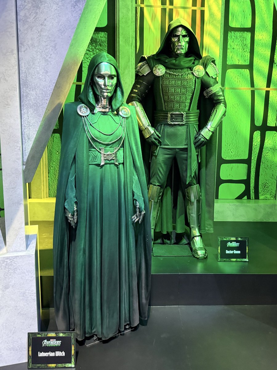 AvengersUpdated's tweet photo. Doctor Doom and the green Latverian Witch are now on display together. #SDCC https://t.co/aC1Xkqty9b