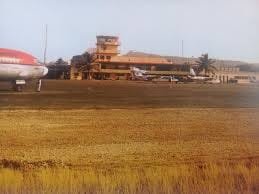 CecilBotero's tweet photo. FOTOS: Unas cuantas fotos antiguas de nuestra #Cartagena antiguo Aeropuerto de Crespo https://t.co/IyvZN7kiF8