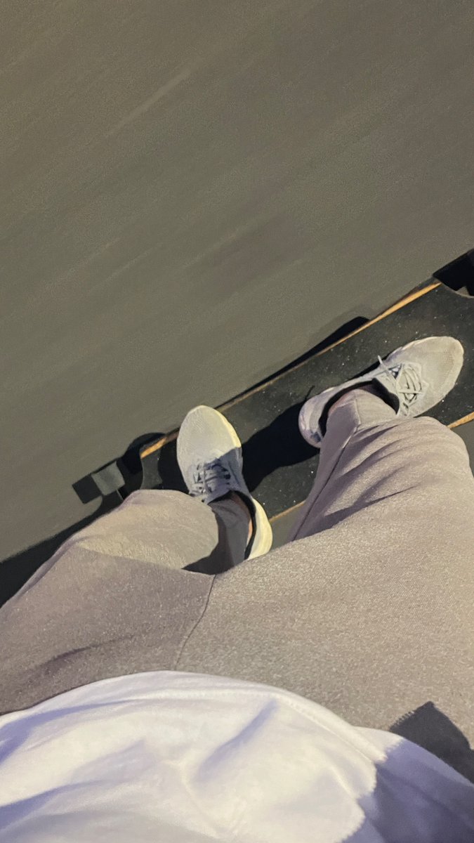 Toetally_fetish's tweet photo. I went skating, came back feet swollen and chubby🦶 https://t.co/5UsPBNW4Tp