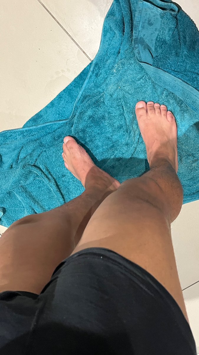 Toetally_fetish's tweet photo. I went skating, came back feet swollen and chubby🦶 https://t.co/5UsPBNW4Tp