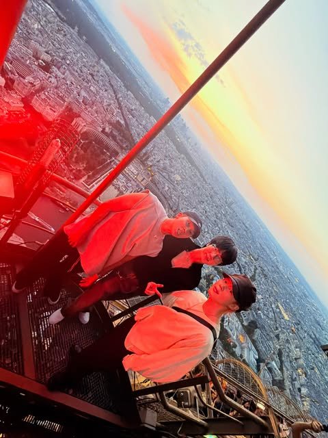 taeluvlis's tweet photo. 𝗧𝗵𝘃 - 22.07.26
On IG : 🇫🇷 J'espère qu'on se reverra
#BTS #방탄소년단 #BTSV #뷔 #V #KIMTAEHYUNG #김태형 #TAEHYUNG #태형 #thv #kth #TAETAE https://t.co/SLzBQf7TtH