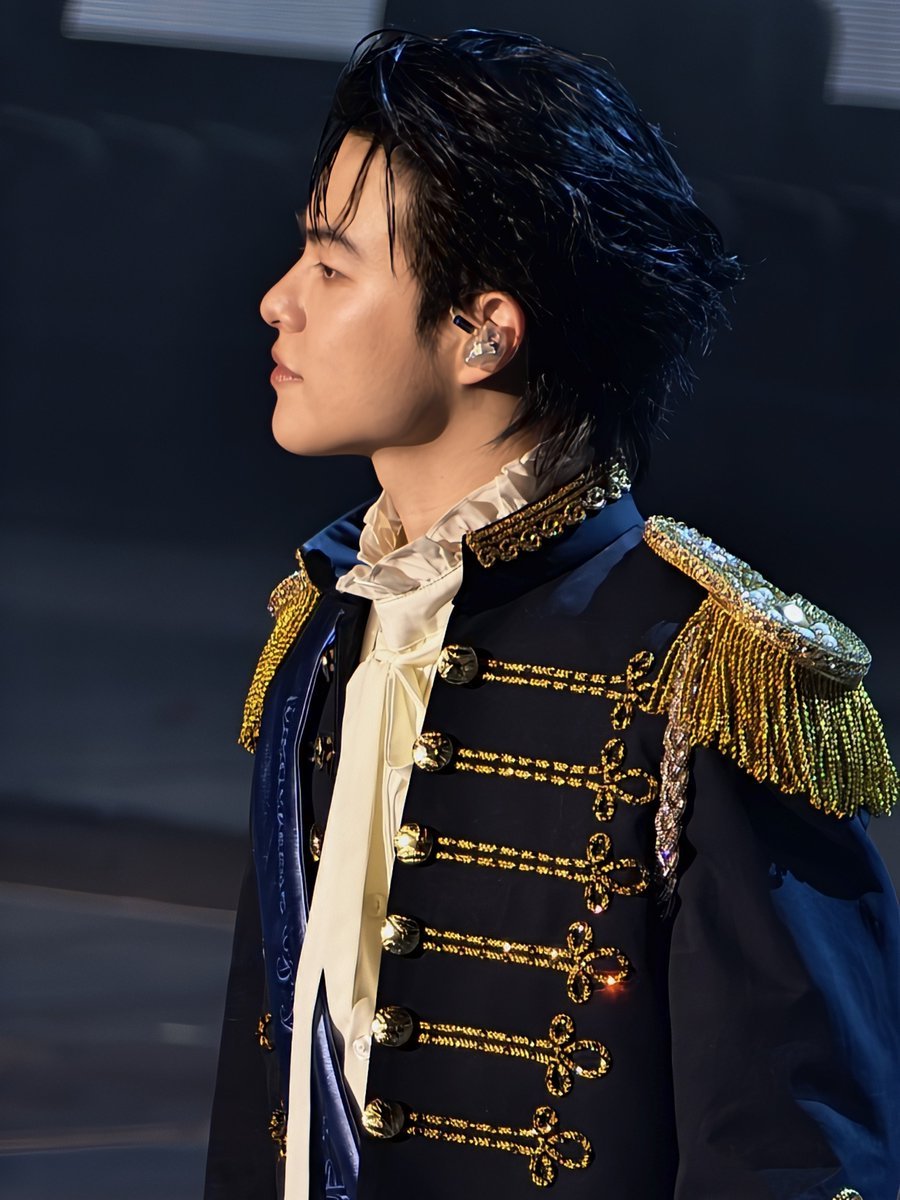 genterment's tweet photo. อยากโยนมีดที่บ้านทิ้ง ไม่มีอันไหนคมเท่าสันกรามพี่คริสเลยอ่ะ

#MARCKRIS https://t.co/J43rxmJaOp