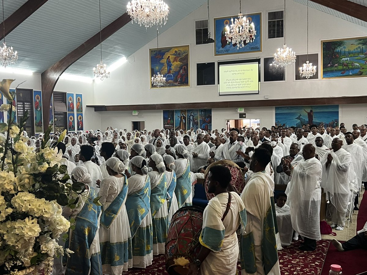 SamuelMelaku528's tweet photo. @Kidis_t እንኳን ለሐምሌ ቅዱስ ገብርኤልን በዓል አብሮ አደረሰን ቅድስት! ዛሬ ቅ/ገብርኤል ኢየሊጣን ከእሳት አደጋ ያዳነበት ታላቅ ተአምር በማስታወስ፣ በደማቅ ሁኔታ አክብረናል። በቅዱስ ገብርኤል ምልጃ ሰላም፣ ጤናና በረከት ይብዛልን! 🙏⛪️ https://t.co/AvffxpV4zy