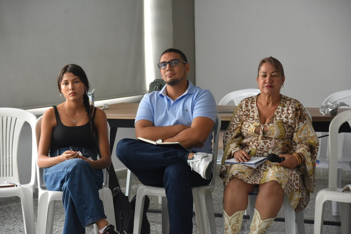 GildardoSilvaPH's tweet photo. En Cartago nos encontramos con los líderes y lideresas del Norte del Valle para seguir fortaleciendo el proyecto político del Pacto Histórico desde los territorios.

Cada conversación, cada abrazo y cada compromiso reafirman que la transformación se construye con organización, participación y unidad. Hoy más que nunca, el reto es caminar juntos, escuchar a nuestra gente y consolidar una fuerza colectiva capaz de defender los avances y abrir el camino hacia un país con más justicia social.

#PactoHistórico  #NorteDelValle #Cartago #OrganizaciónPopular
