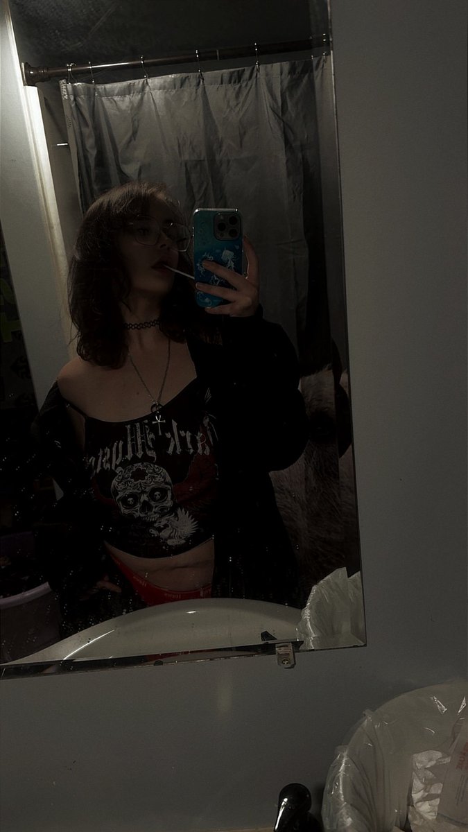 t0x1cs3raphx's tweet photo. new pinned! 🖤
hi hi!! looking for new moots ♡
stupid mutt | alt &amp; 420 friendly ~
tcoaal, tadc, fnaf, soul eater
pls be nice 𖤐 or i will sacrifice you
like/rt &amp; i’ll check you out ⛓️
#moothunt #moots #nsfwtwt #stonertwt #tcoaal #nsfw #discord https://t.co/PbLUC9xKAB