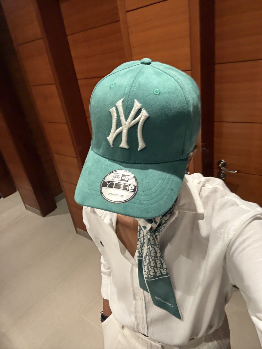 vviiia_'s tweet photo. 💚. https://t.co/6MeW9idDNf