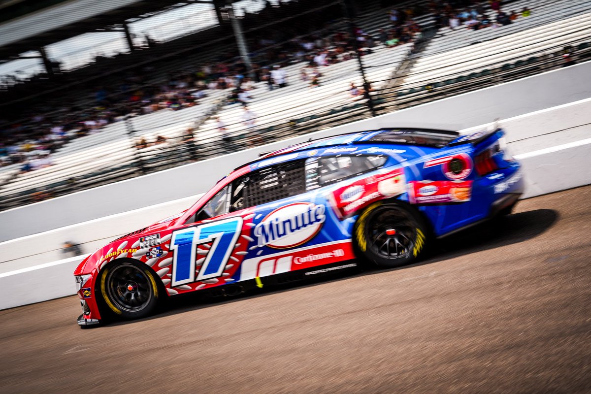 RFKracing's tweet photo. “A little tight” -CB https://t.co/Eb5EaY2IiK