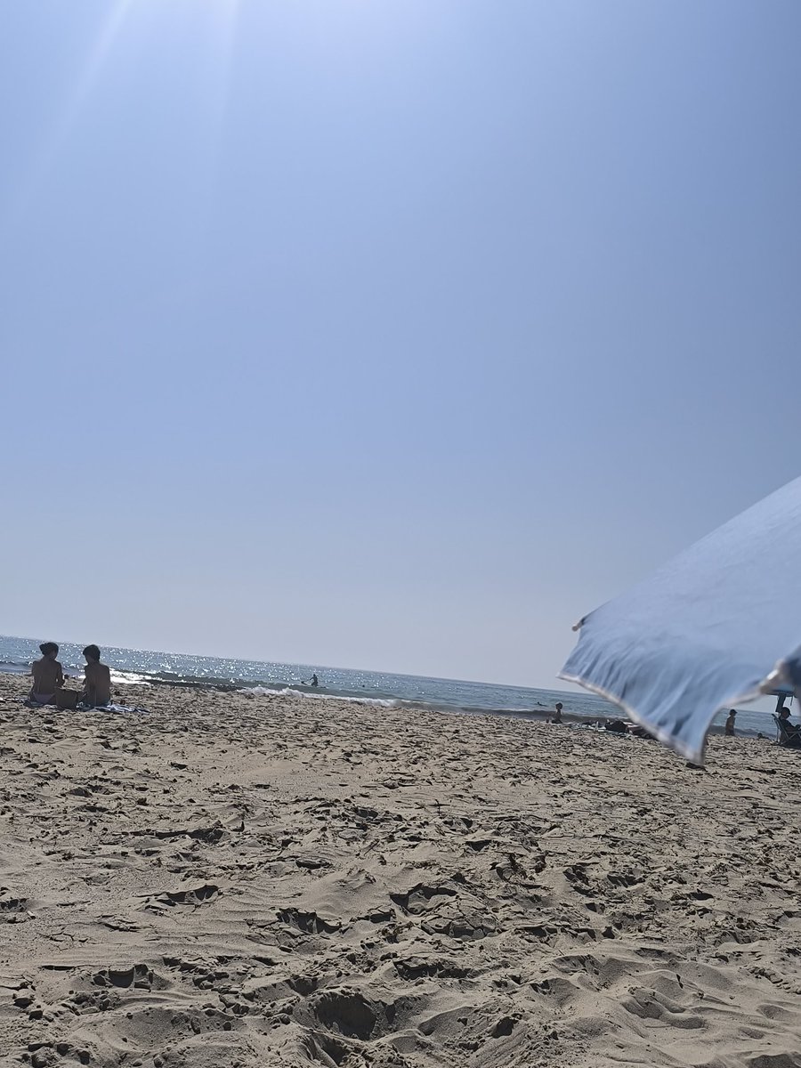 silvi_gal07's tweet photo. Pedazo de domingo ya nos los merecíamos, comimos como los dioses #casaexplora #tarifa #chillout 😎🏖️ https://t.co/Q0Qspy7uWD
