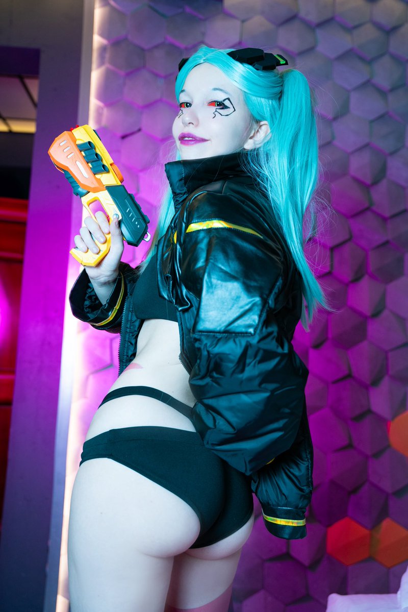 murrningglow's tweet photo. How did this cosplay turn out? And who’s your favorite Edgerunners character? 👾

#RebeccaEdgerunners
#CyberpunkEdgerunners https://t.co/doeqQKLo0b