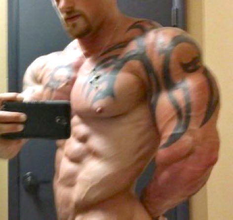 Muscle Worship tweet media