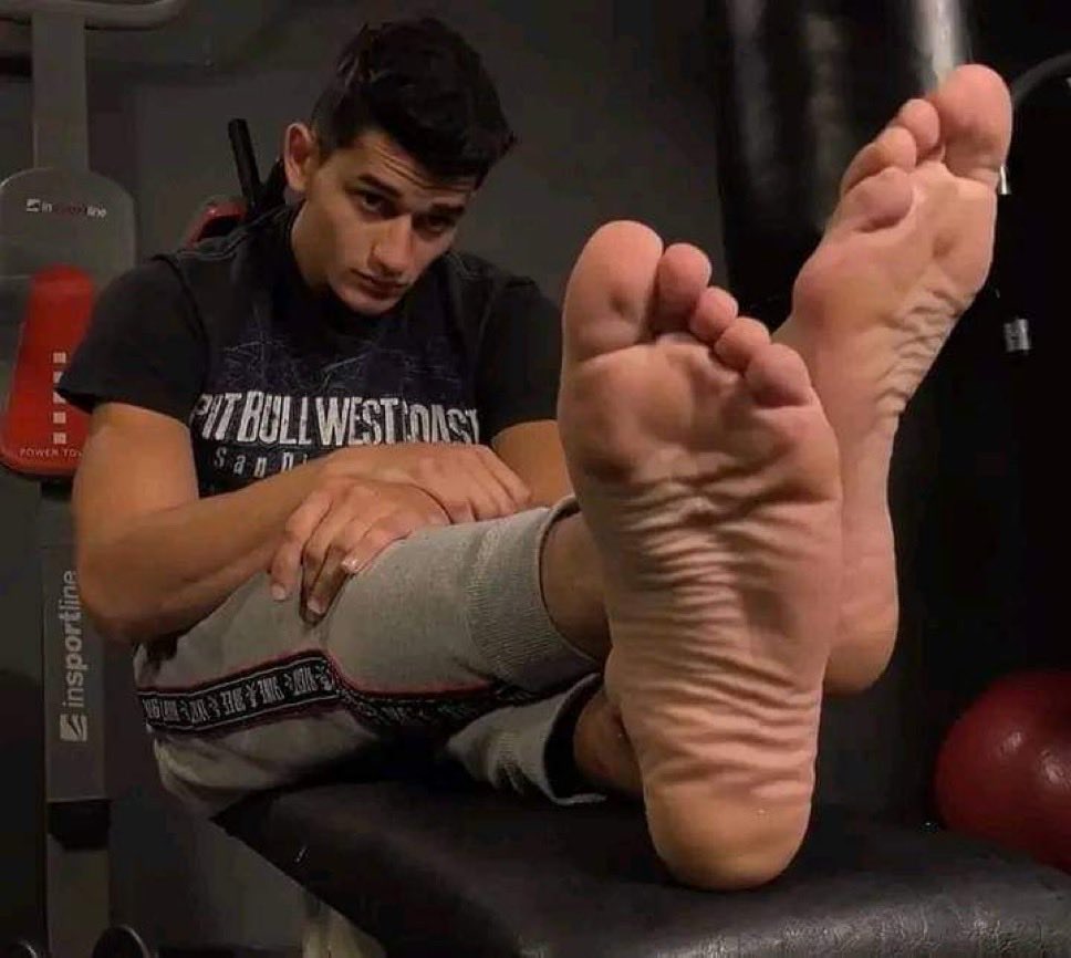 Male Feet 🦶🏻 tweet media
