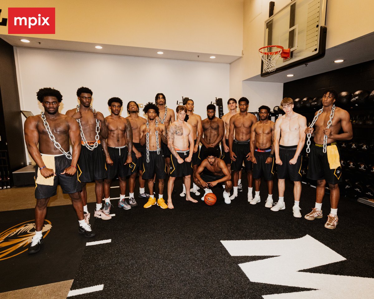 MizzouHoops's tweet photo. Summer work complete ✅💪🏋️‍♂️

@mpix // #MIZ 🐯 https://t.co/YPUResAaGe