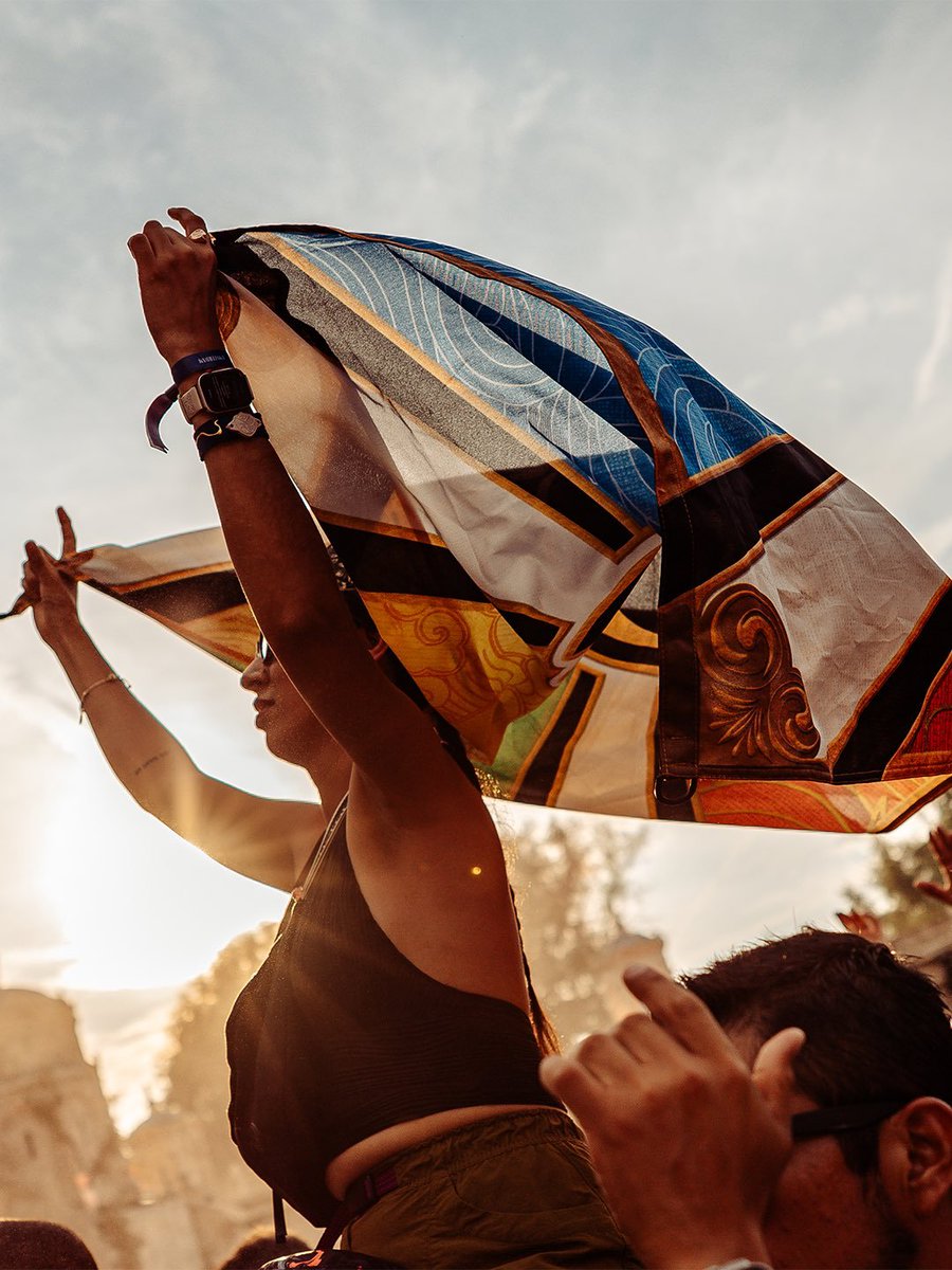 TomorrowlandAR1's tweet photo. Somos un mundo. https://t.co/XMx2FY4ddX