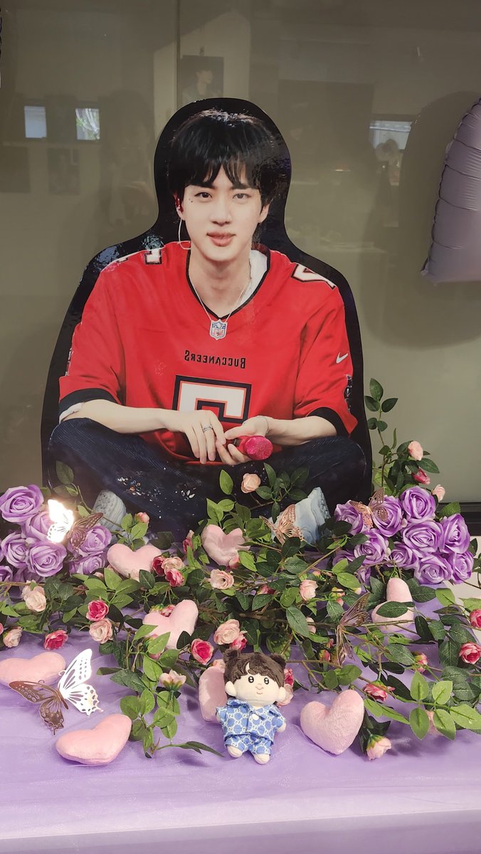 makiyons's tweet photo. ALB님の展示会行ってきた
幸せ空間だった
なんかいっぱい買ってしまった🤭
ラキドロめっちゃした
パネルは2枚お持ち帰りで、残り2枚は受注。 https://t.co/OWZb2ntPcA
