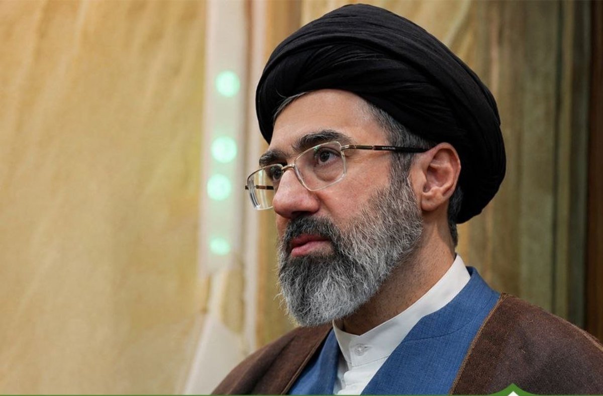 GndemAnalizi's tweet photo. 🚨İslam Devrimi Lideri Ayetullah Seyyid Müçteba Hameneyin gururlu Lübnan'daki cesur ve sadık Hizbullaha mesajı 

İran İslam Cumhuriyeti mutabakat zaptında Lübnan'ın egemenliğinin korunmasını ve Siyonist oluşumun saldırganlığının sona erdirilmesini ilk madde olarak belirlemiştir. https://t.co/n7qRt8dq92