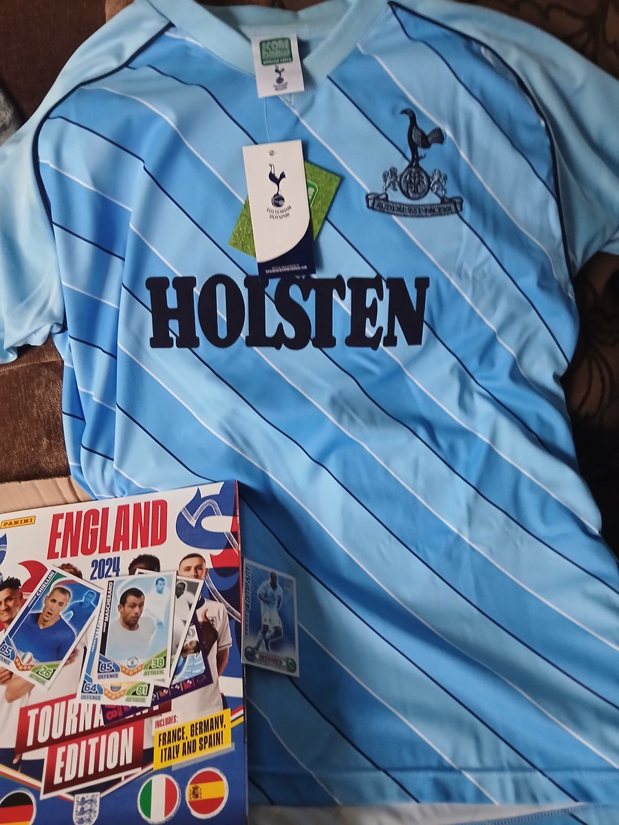 jamhunt663's tweet photo. @3Retro_Football Recieved my prize great shirt thx for running competition https://t.co/2yMnZXKPJJ