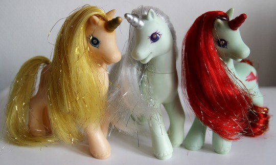 mlpfiles's tweet photo. the three unicorn sisters: golden, silver, and copper glow! https://t.co/LZMIFiVOR0