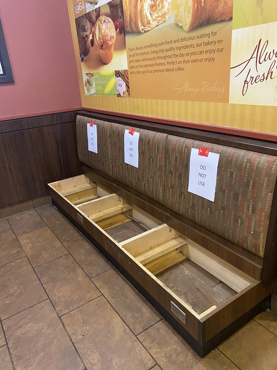 6BenHarrison's tweet photo. last day for the long-standing Tim Hortons in our neighbourhood https://t.co/gReAb4SEQ0