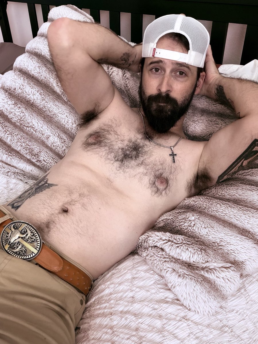 Scare555krow's tweet photo. Just in case smiling isn’t your thing (which I doubt) here’s the other version of the picture  but I will say this was only the start to a very fun video. 😈 https://t.co/fuEMmDfDQp