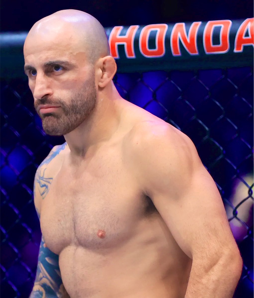 Bitedown_MMA's tweet photo. 🚨Breaking News🚨 Alexander Volkanovski🇦🇺 vs Movsar Evloev🇷🇺 is targeted for UFC 333, October 24, 2026, in Abu Dhabi🇦🇪 at the Ethiad Arena. #ufc #ufc333 #volkanovski #ufcnews https://t.co/VpHxzHgM9p