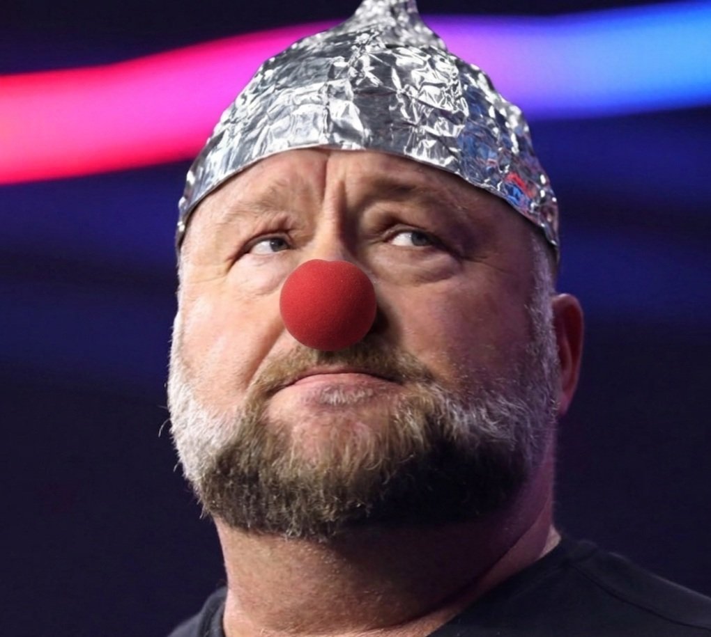 RistigBrett's tweet photo. @RealAlexJones So you're at it again huh dumbass...! https://t.co/II46kjMdYh