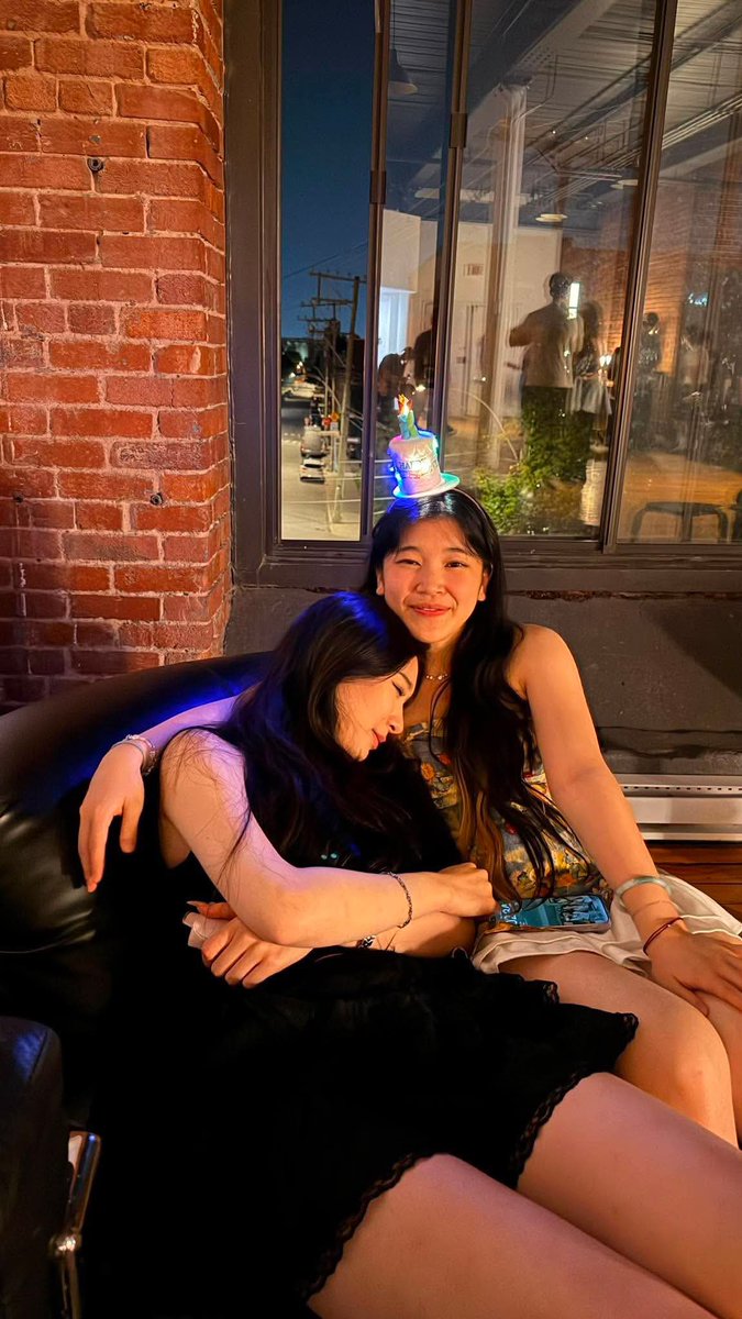 linakkiu's tweet photo. i don’t party like how i used to anymore https://t.co/Ht3MW4GkBm