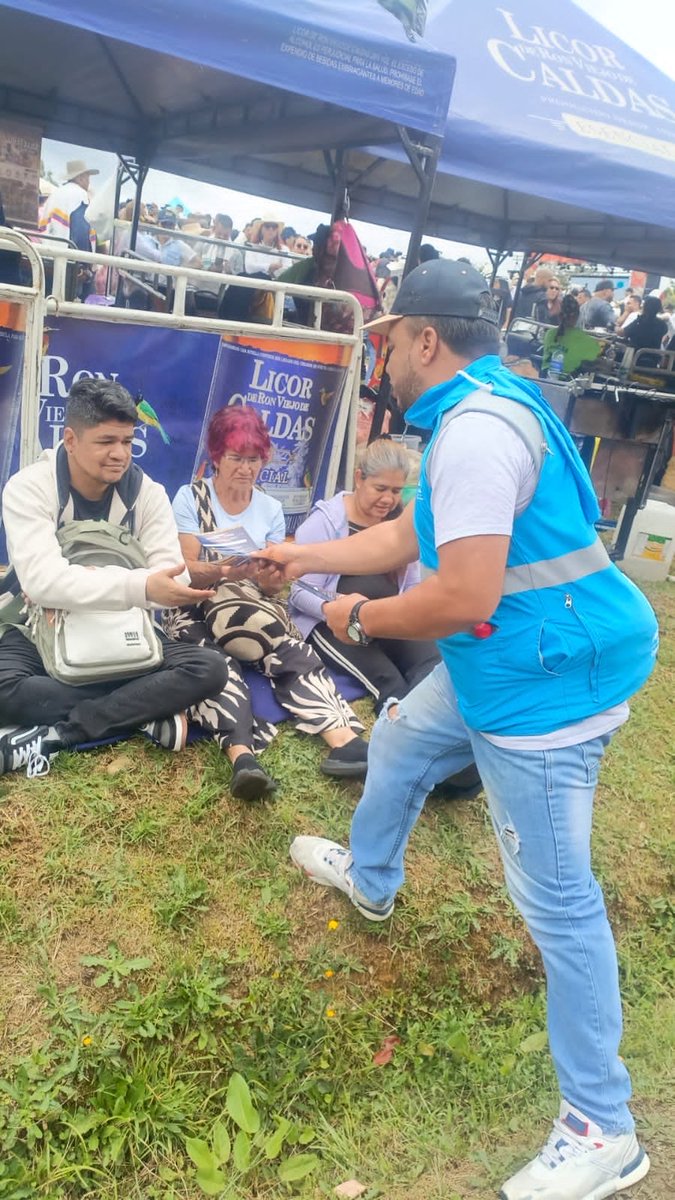 arcilaDDHH's tweet photo. Llegamos al corregimiento de Santa Elena para conmemorar el Día Internacional de la Lucha contra la Trata de Personas. Desde la @AlcaldiadeMed adelantamos jornadas de sensibilización frente a un delito que nos afecta a todos como sociedad.
​La prevención y la denuncia son clave: hacemos un llamado urgente a la ciudadanía para unir fuerzas y frenar este flagelo.
@FicoGutierrez @PazDDHHmed