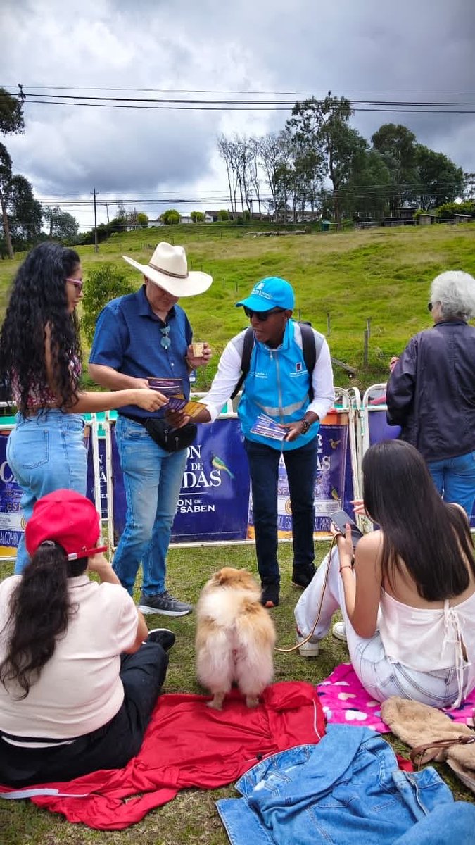 arcilaDDHH's tweet photo. Llegamos al corregimiento de Santa Elena para conmemorar el Día Internacional de la Lucha contra la Trata de Personas. Desde la @AlcaldiadeMed adelantamos jornadas de sensibilización frente a un delito que nos afecta a todos como sociedad.
​La prevención y la denuncia son clave: hacemos un llamado urgente a la ciudadanía para unir fuerzas y frenar este flagelo.
@FicoGutierrez @PazDDHHmed