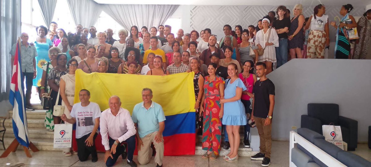 MarisolFFerrer's tweet photo. Participan educadores lajeros en el Taller Internacional "Lazos educativos y socioculturales de hermandad y amistad Colombia - #Cuba"  auspiciado por la Universidad Agraria Fructuoso Rodríguez y la ANEC de #Mayabeque
#CubaMined #Mayabeque #MuMoncadaEsLaPatria https://t.co/Hsxg8s7P3J