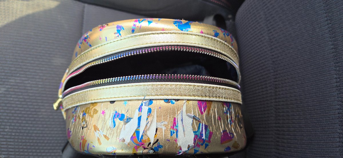 ThomasJacobsen's tweet photo. @joshuasimon  @Loungefly  My wife owns 10+ Loungefly bags, but our recent Disneyland 70th backpack has a clear manufacturing defect. Standard support declined to assist with this abnormal issue. No odd use of the pack. We'd appreciate any help resolving this! https://t.co/Ap5vMwhQqO