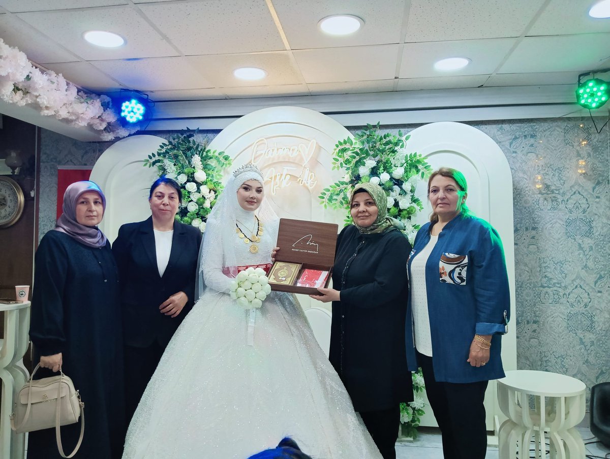 akkadinmamak's tweet photo. Dutluk Mahalle Başkanımız Nimet Sarıkaya’nın kıymetli oğlu Muhammed Emin&amp;Seda Nur çiftinin bu mutlu gününe şahitlik edip, düğün merasimine katılım sağladık. Genç çiftimize ömür boyu mutluluklar dileriz https://t.co/pQLrj4Sp76