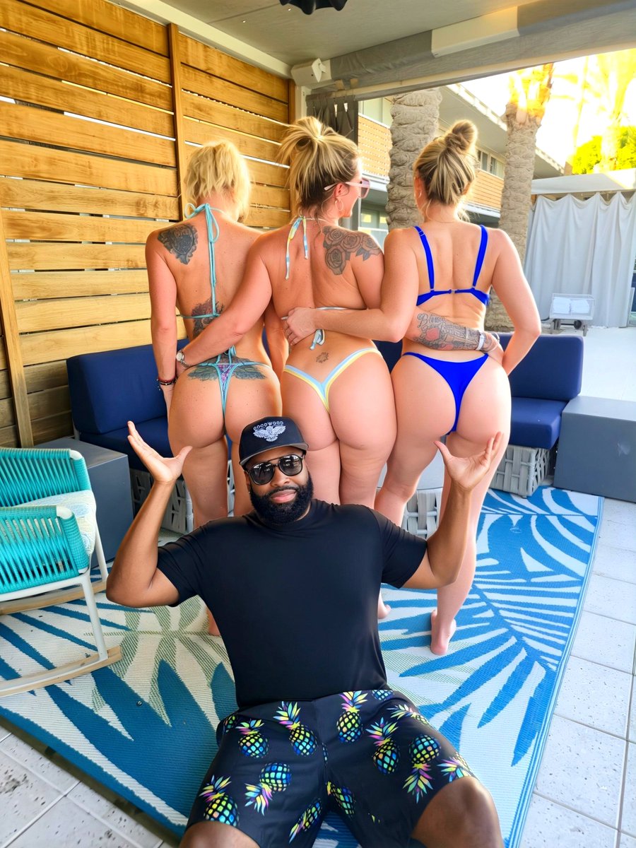 Chocolatebeast5's tweet photo. Sunday Bumday! With these fine ladies. 
@barbee_swamp @sweet__vickie @VerafiedXO https://t.co/i76rwrELLQ