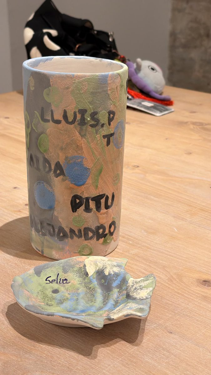 fundacioaspasim's tweet photo. 🎨Matí de creativitat per a les llars La Selva i L’Empordà!
Avui hem gaudit d’un taller de pintura sobre ceràmica en un espai del barri i ens ho hem passat genial! 😍 

#ASPASIM #VidaAlBarri #Creativitat #Ceràmica #Inclusió #MomentsQueSumen #LlarsAspasim https://t.co/LRN5lQE41Z