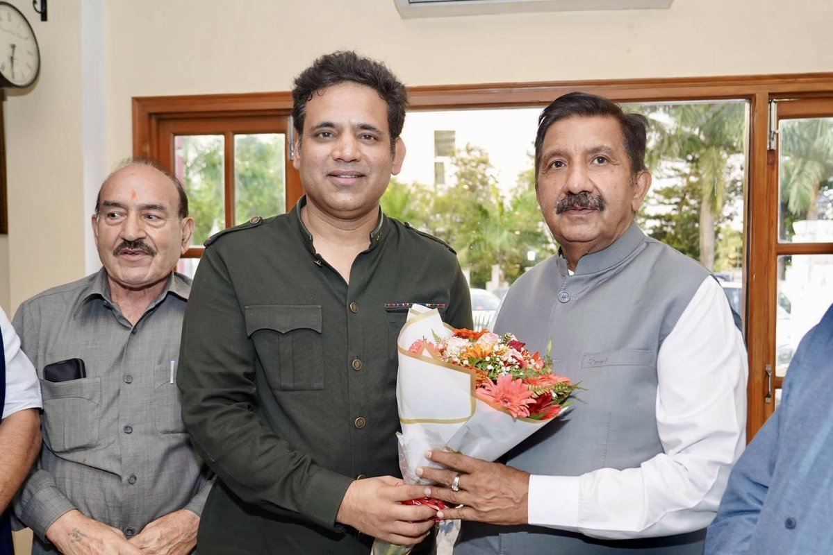 rsbalihp's tweet photo. It was my privilege to warmly welcome and host at my residence today Smt. Rajni Patil Ji, AICC In-charge for Himachal Pradesh; Hon’ble Deputy Chief Minister Shri Mukesh Agnihotri Ji; HPCC President Shri Vinay Kumar Ji; Hon’ble Public Works Minister Shri Vikramaditya Singh Ji; https://t.co/d6s61ZTyun