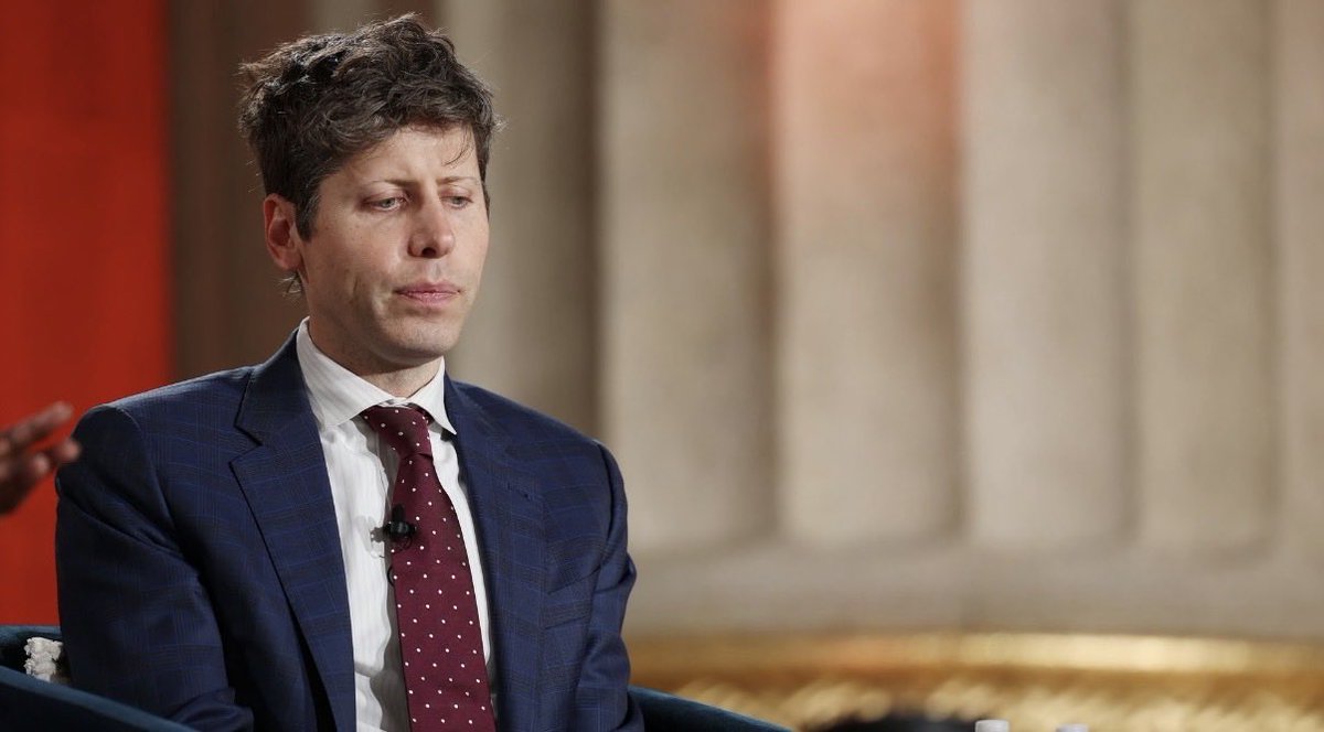tezonsofficial's tweet photo. Sam Altman declares AI has officially crossed into the "singularity" phase. https://t.co/H7fxwQM5NU https://t.co/NNwBVgAZ9N