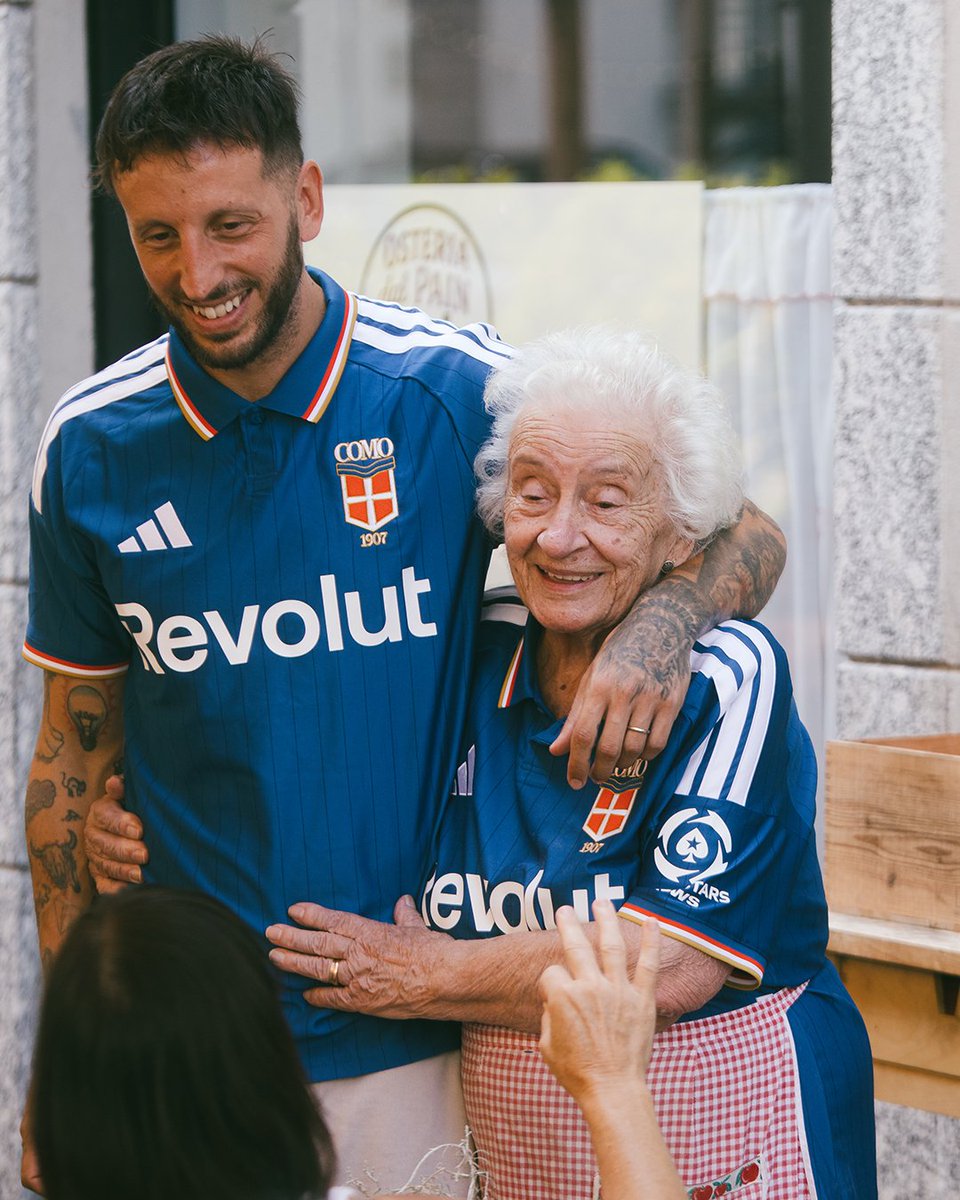brfootball's tweet photo. Como release their new home kit 💙 https://t.co/HUHGnsv3M1