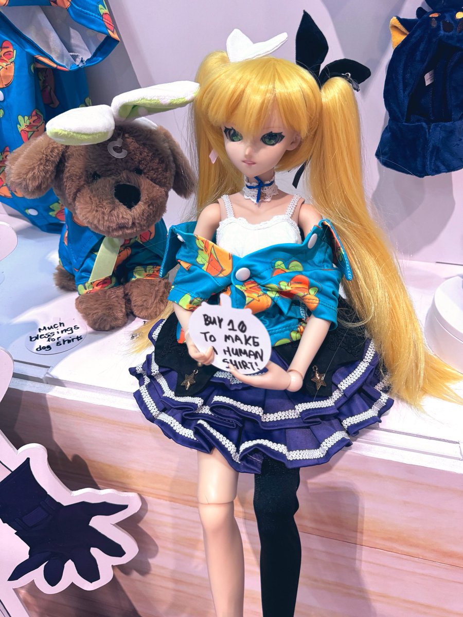 nomscafeco's tweet photo. Plz plz plz buy our Dokibird doggo shirts! The fit dolls toooo 🫶🏻 #dokimerch https://t.co/PRBeciwYuj