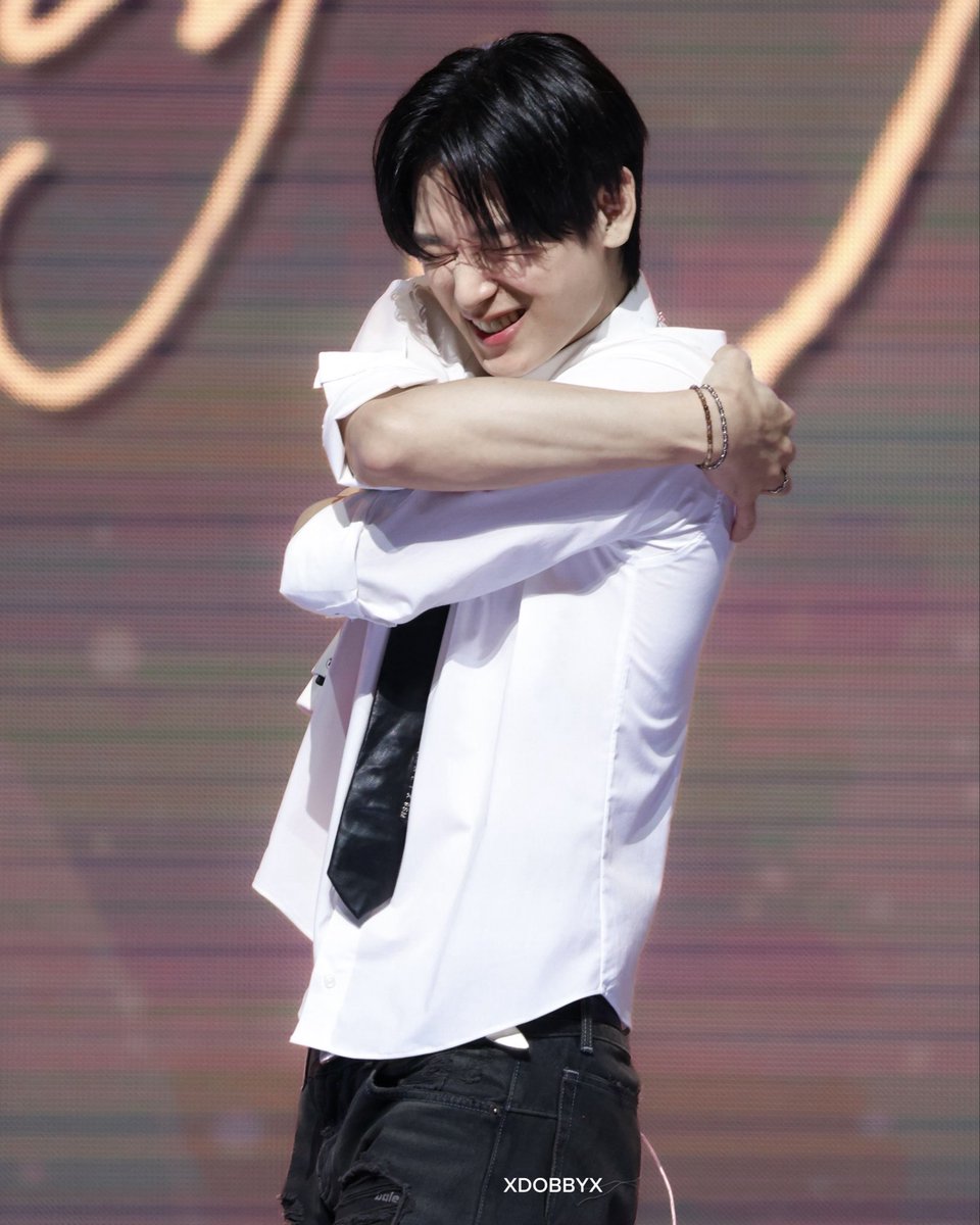 kittenzuyo's tweet photo. tightest juyeon air hug 🥺🥹 https://t.co/9sc76JRsdh