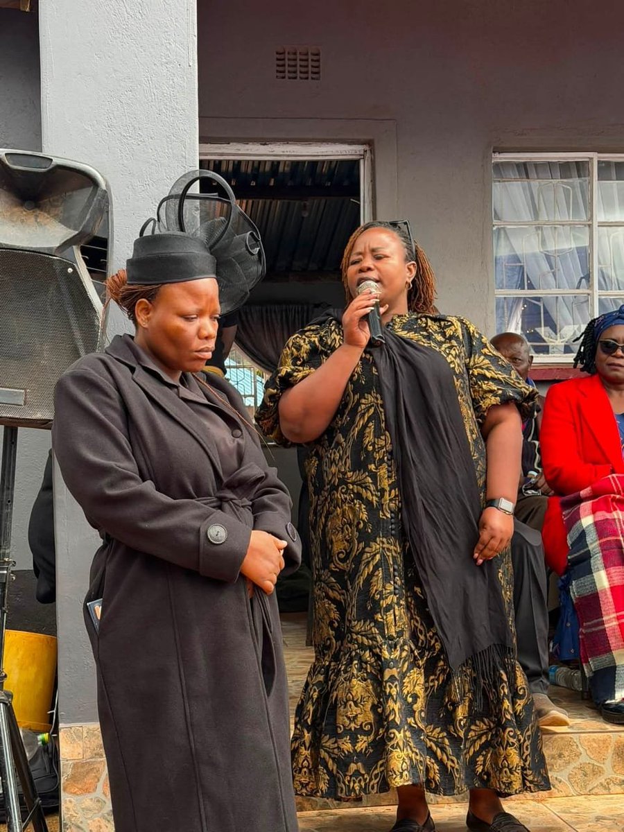 DenfordNgadzio1's tweet photo. In Chikore, Chipinge, with fellow cdes, attending the burial of Mr. Wilfred Hlatywayo, father of Hon. Gladys Hlatywayo, MP for Harare. 

My sincere condolences to my sister G. Hlatywayo and family. May God grant you strength &amp; comfort. MHSRIP. @gladyshlatywayo @PedzisaiRuhanya https://t.co/PRCtMlcEGC