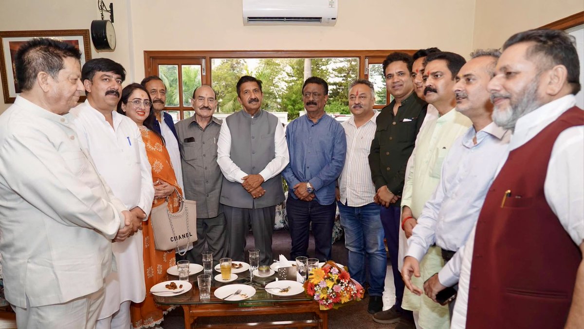rsbalihp's tweet photo. Shri Ashish Butail Ji, Shri Bhawani Singh Pathania Ji, Shri Sudarshan Babloo Ji, Shri Vivek Sharma Ji and Shri Chandrashekhar Ji; HRTC Vice Chairman Shri Ajay Verma Ji; former MLA Shri Ajay Mahajan Ji; former MLA &amp; CPS Shri Surinder Kaku Ji; along with other distinguished guests https://t.co/51oIuyBsSw