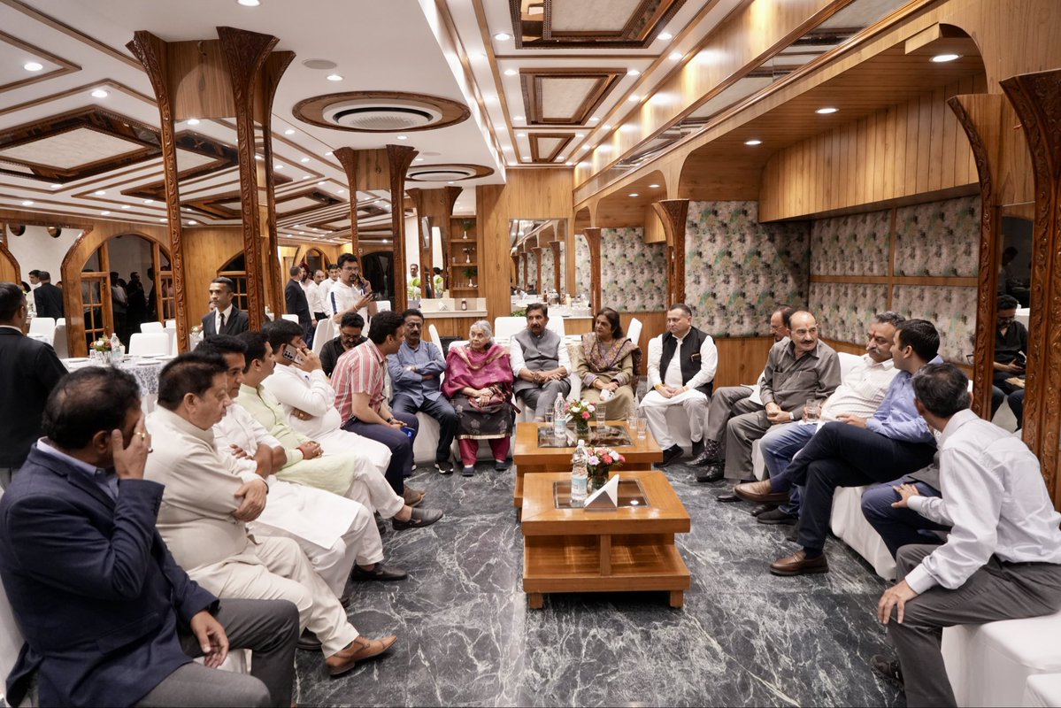 rsbalihp's tweet photo. Shri Ashish Butail Ji, Shri Bhawani Singh Pathania Ji, Shri Sudarshan Babloo Ji, Shri Vivek Sharma Ji and Shri Chandrashekhar Ji; HRTC Vice Chairman Shri Ajay Verma Ji; former MLA Shri Ajay Mahajan Ji; former MLA &amp; CPS Shri Surinder Kaku Ji; along with other distinguished guests https://t.co/51oIuyBsSw