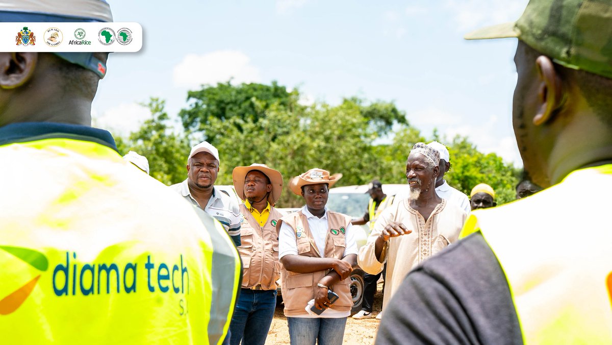 RewardGambia's tweet photo. REWARD–The Gambia conducted mandatory site visits with prospective bidders to proposed land development and feeder road sites under Lots 1 &amp; 7. The visits ensure bidders have a clear understanding of site conditions and project requirements before the next stage of procurement https://t.co/9Uk1w4PKdp