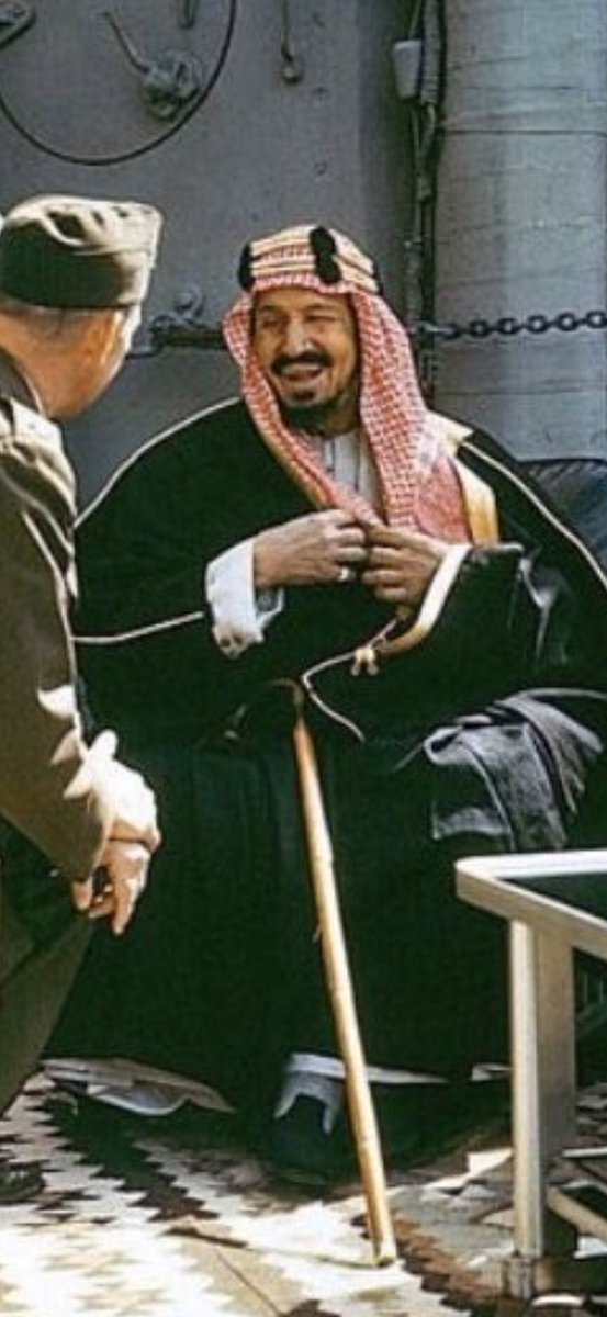 TRNP_0's tweet photo. الهوية الوطنية السعودية (نفس لون البشت والثوب) 💚🇸🇦

            14 فبراير 1945                         18 نوفمبر 2025 https://t.co/DwR2trcmsc