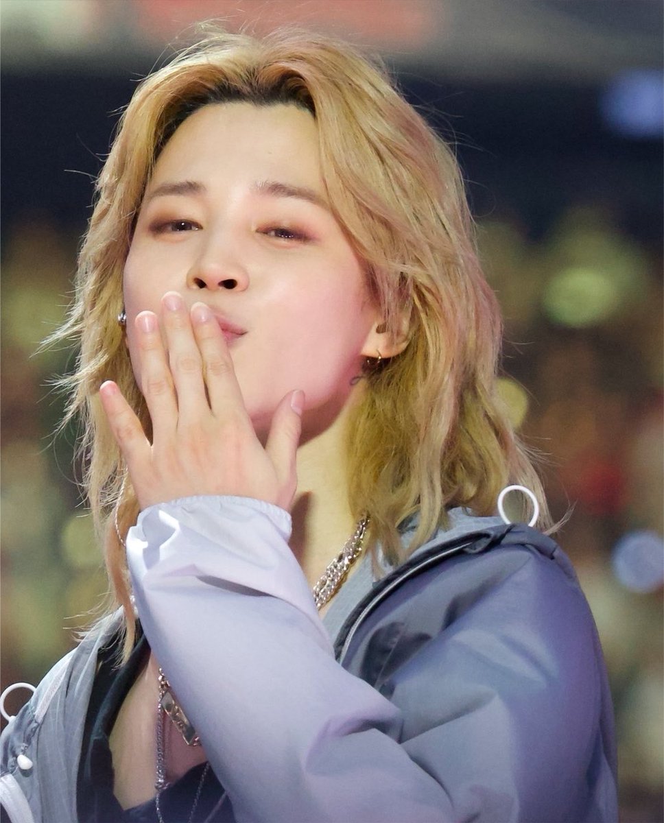 V9noor's tweet photo. Jimin's so cute and pretty https://t.co/yZh6Z9GkYs