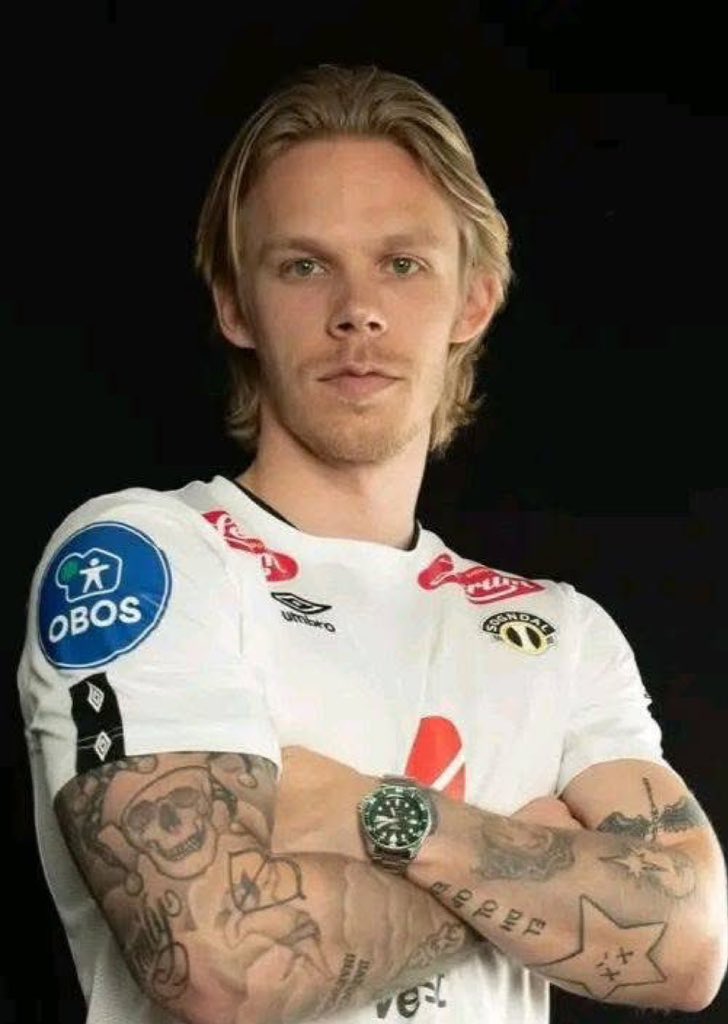XekiHlongwane's tweet photo. @orlandopirates 🚣🚣🚣🚣🚣🚣🇳🇴🇳🇴🚣🇳🇴🚣🇳🇴🚣🇳🇴🚣🇳🇴🚣🚣🇳🇴 🚣🚣🚣🚣🚣🚣🇳🇴🇳🇴🚣🇳🇴🚣🇳🇴🚣🇳🇴🚣🇳🇴🚣🚣🇳🇴 His tattoo says it all 💀
#OnceAndAlways https://t.co/f79liKLQHT