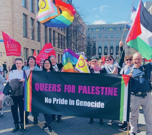 Platzregen2014's tweet photo. Queers for Palestine vs. Palestine for Queers https://t.co/eIVvA5R07V