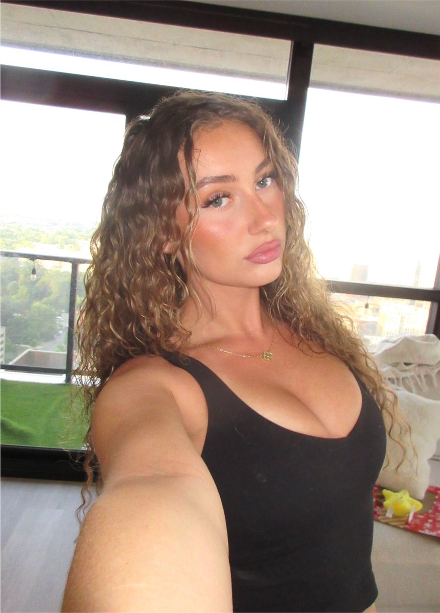 brattyycece's tweet photo. That girl fr https://t.co/UMGjSJeZlx