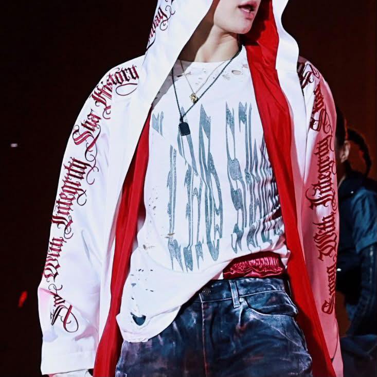Bishi_shottie's tweet photo. LNGSHOT Custom design has
SWISH (Swag With Integrity Shapes History) on it!
Is this an EP2 Spoiler? 👀
Cr: iceunprivate
#LNGSHOT #롱샷 https://t.co/N1QNBaxbdW